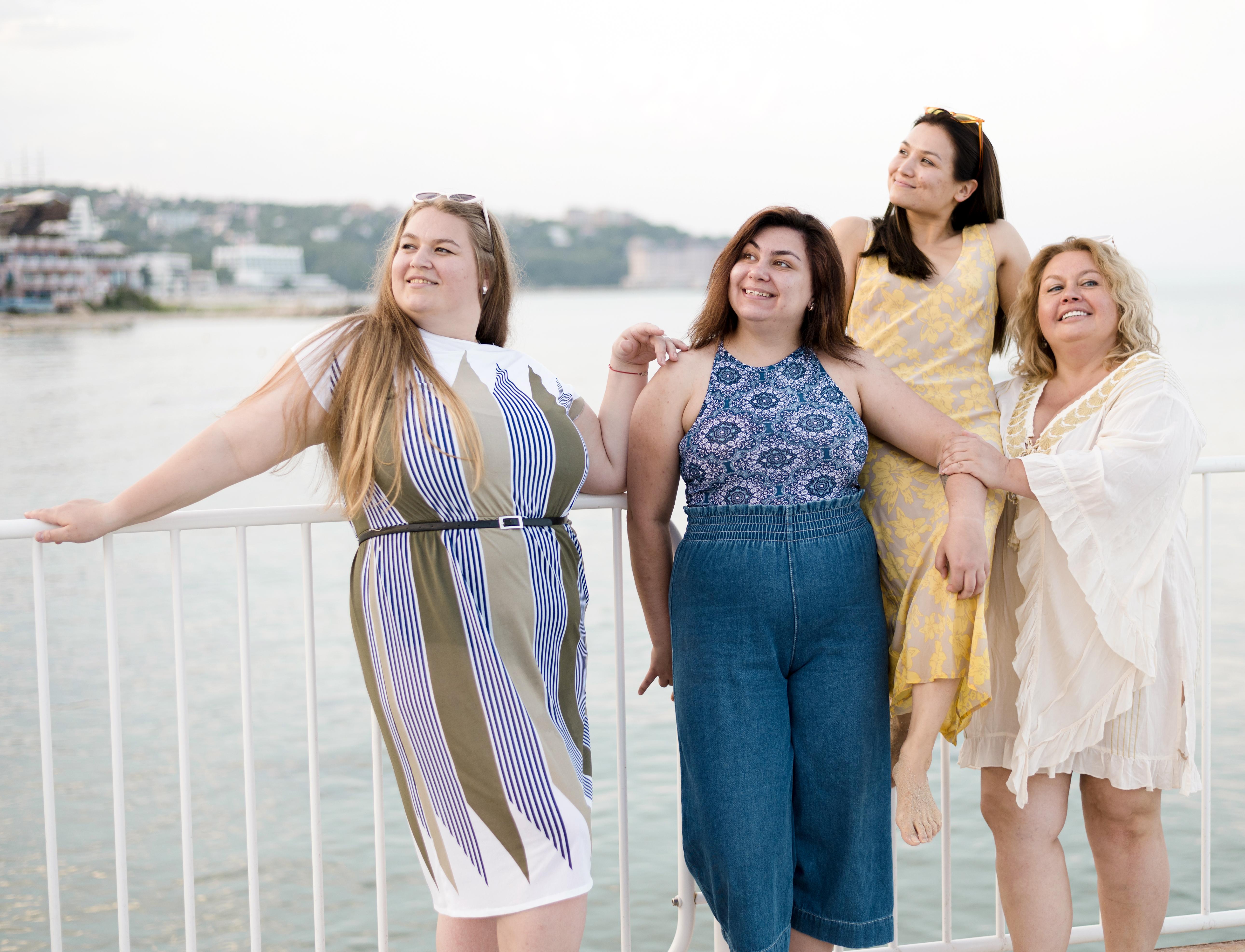 Vacation Outfits Women: Luxe Travel Looks Powered by AI